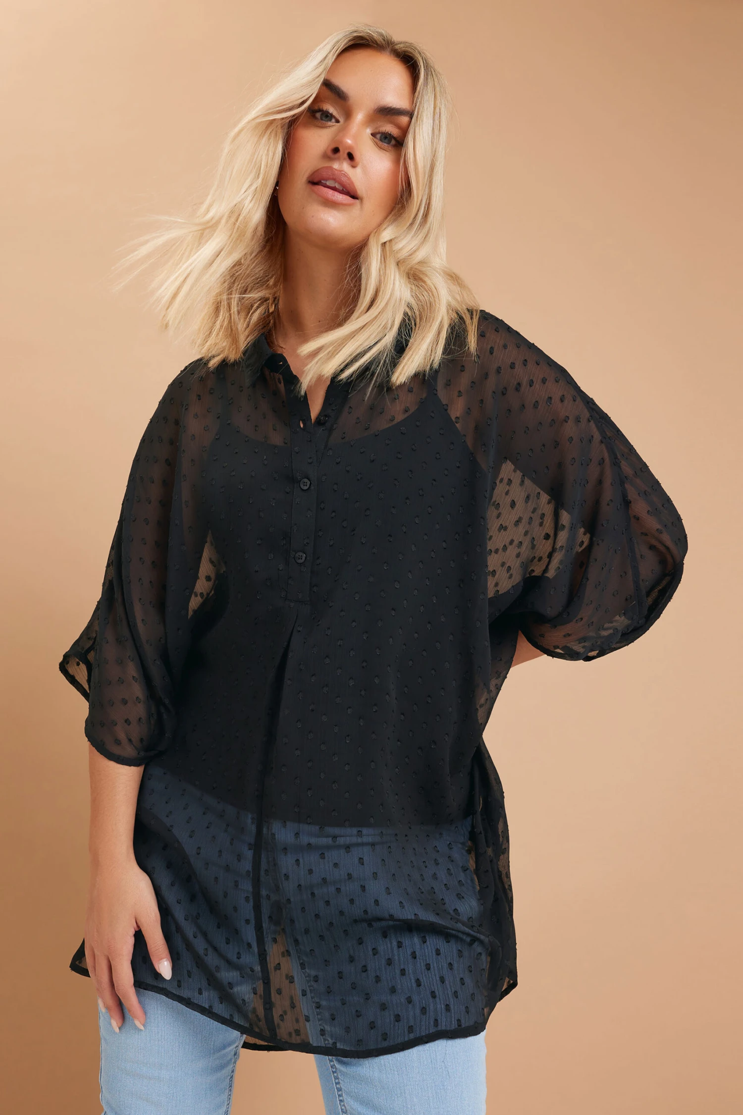 YOURS - Chemisier Oversize Noir Texturé à Pois En Filet 3 YOURS - Chemisier Oversize Noir Texturé à Pois En Filet