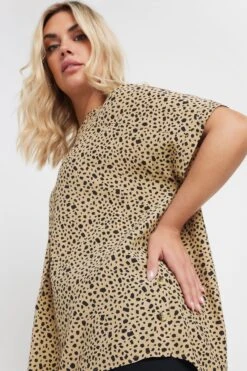 YOURS - Chemisier Marron à Pois Manches Courtes 10 YOURS - Chemisier Marron à Pois Manches Courtes -Evans Boutique 212568a2 5d62 4c 174999 D