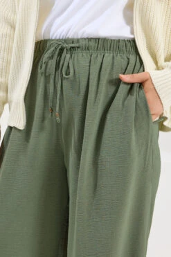 YOURS - Pantalon Wide Leg Vert Kaki En Sergé à Poches -Evans Boutique 224a781b 6fa3 4c 310057 D