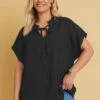 YOURS - Top Fluide Noir Plissé Manches Courtes 2 YOURS - Top Fluide Noir Plissé Manches Courtes -Evans Boutique 23223192 6129 4a 330708 A2