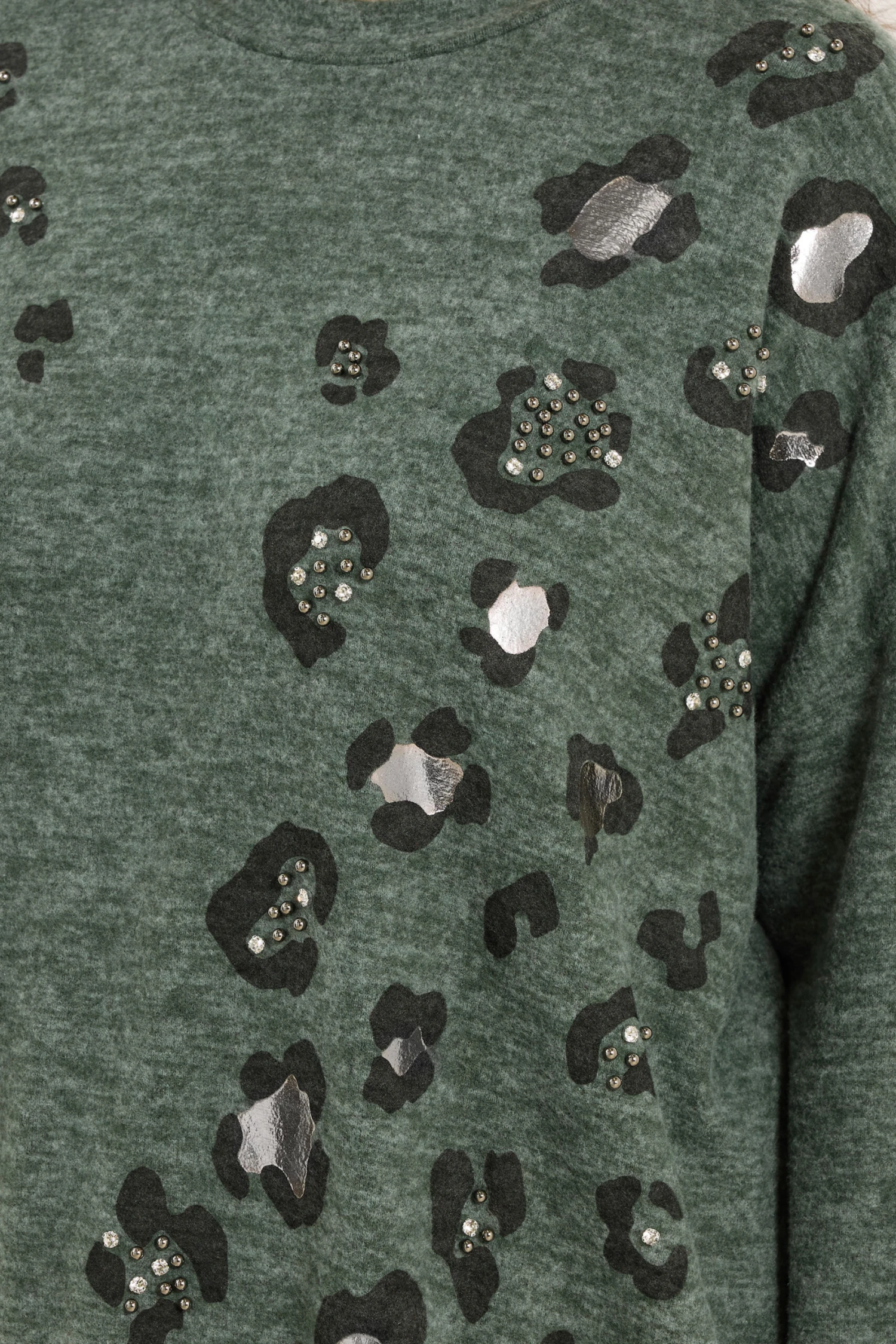 YOURS Curve Pull Clouté à Imprimé Léopard Vert 6 YOURS Curve Pull Clouté à Imprimé Léopard Vert – Image 4