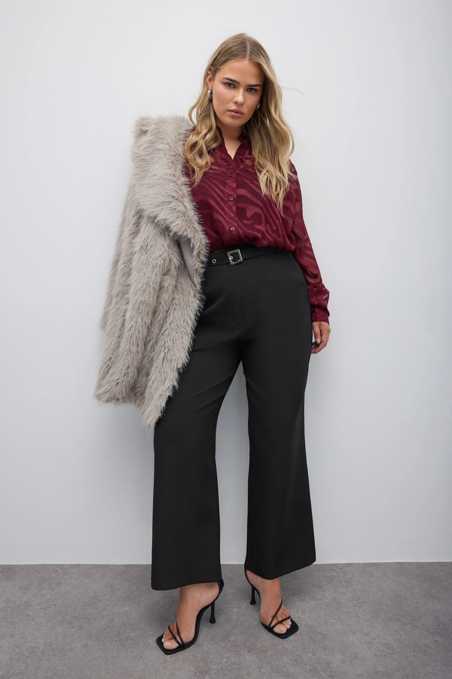 YOURS LONDON - Pantalon Noir Wide Leg à Ceinture 3 YOURS LONDON - Pantalon Noir Wide Leg à Ceinture