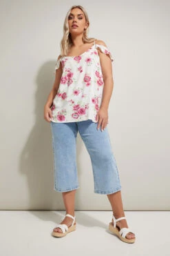 YOURS - Top Blanc Floral Épaules Ajourées 8 YOURS - Top Blanc Floral Épaules Ajourées -Evans Boutique 23fbdfa1 3dc7 43 174851 B