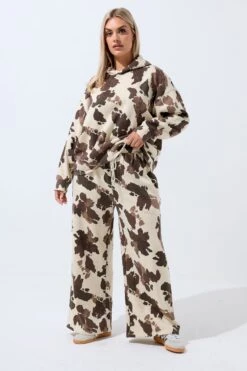 LIMITED COLLECTION Curve Pantalon De Jogging Large à Imprimé Vache Crème