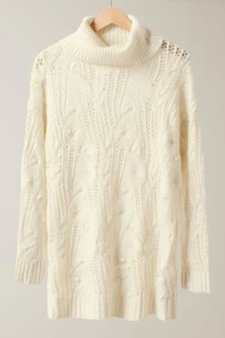 EVANS Curve White Roll Neck Stitch Detailing Knitted Jumper -Evans Boutique 24233a2b d9cf 4f 615521 P