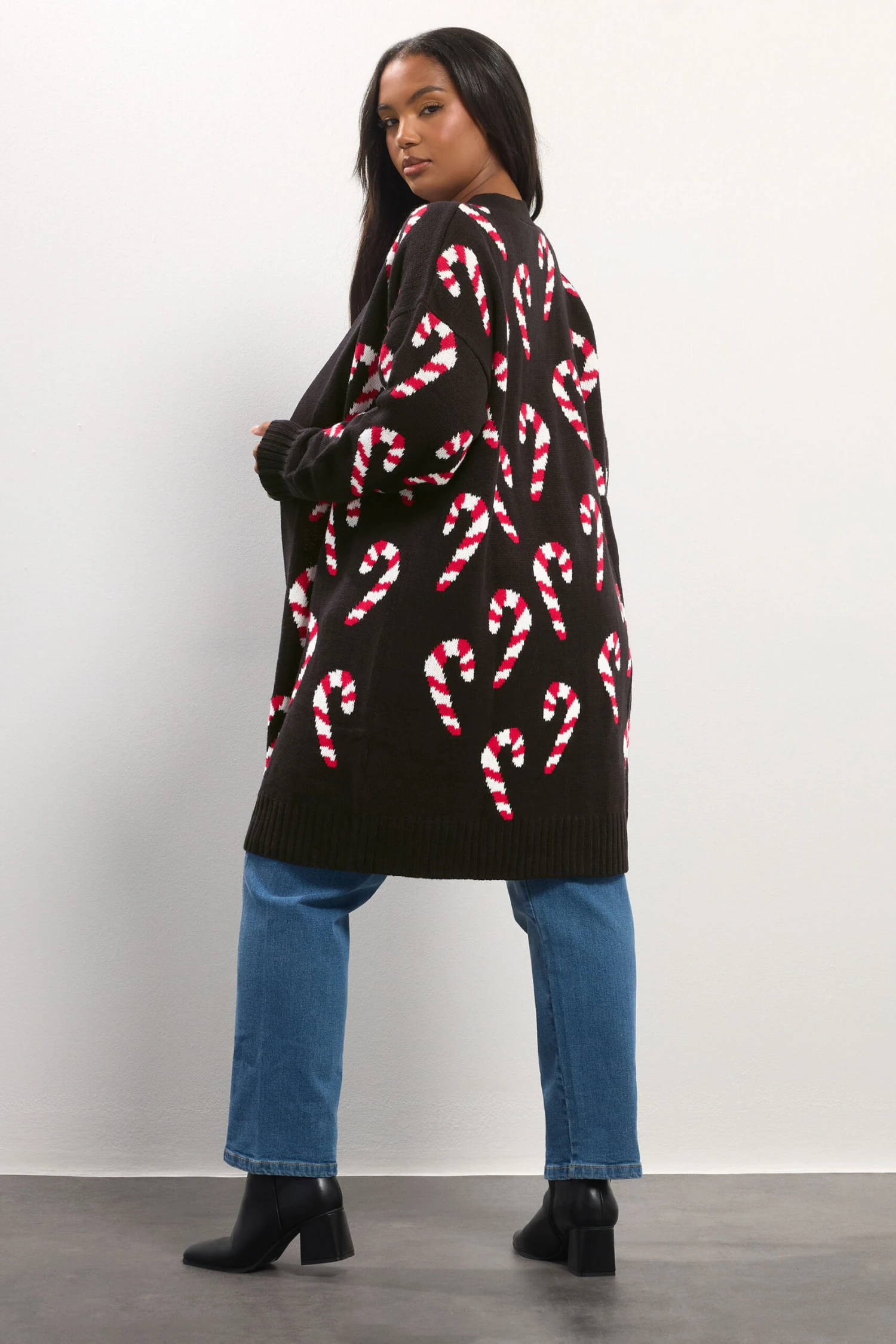 YOURS Curve Cardigan Mi-long Noir En Canne De Bonbon 7 YOURS Curve Cardigan Mi-long Noir En Canne De Bonbon – Image 5