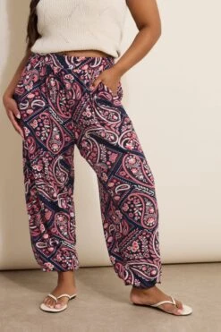YOURS - Pantalon Sarouel Bleu Marine & Rose Paisley