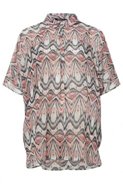 YOURS - Chemisier Oversize Bleu & Rose Abstrait En Filet 11 YOURS - Chemisier Oversize Bleu & Rose Abstrait En Filet -Evans Boutique 27457fd6 dd62 42 175029 X