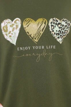 YOURS Curve Robe Sweat-shirt Vert Kaki « Enjoy Your Life » -Evans Boutique 27943100 e02b 46 304039 D