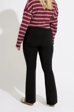 YOURS - Pantalon Noir Taille Haute Ourlet Évasé 11 YOURS - Pantalon Noir Taille Haute Ourlet Évasé -Evans Boutique 27bc3df2 6cc5 45 143429 C