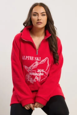 YOURS Curve Sweat-shirt à Capuche Zippé Rouge « Alpine Ski » 11 YOURS Curve Sweat-shirt à Capuche Zippé Rouge « Alpine Ski » -Evans Boutique 286bb8e7 5777 48 126717 A
