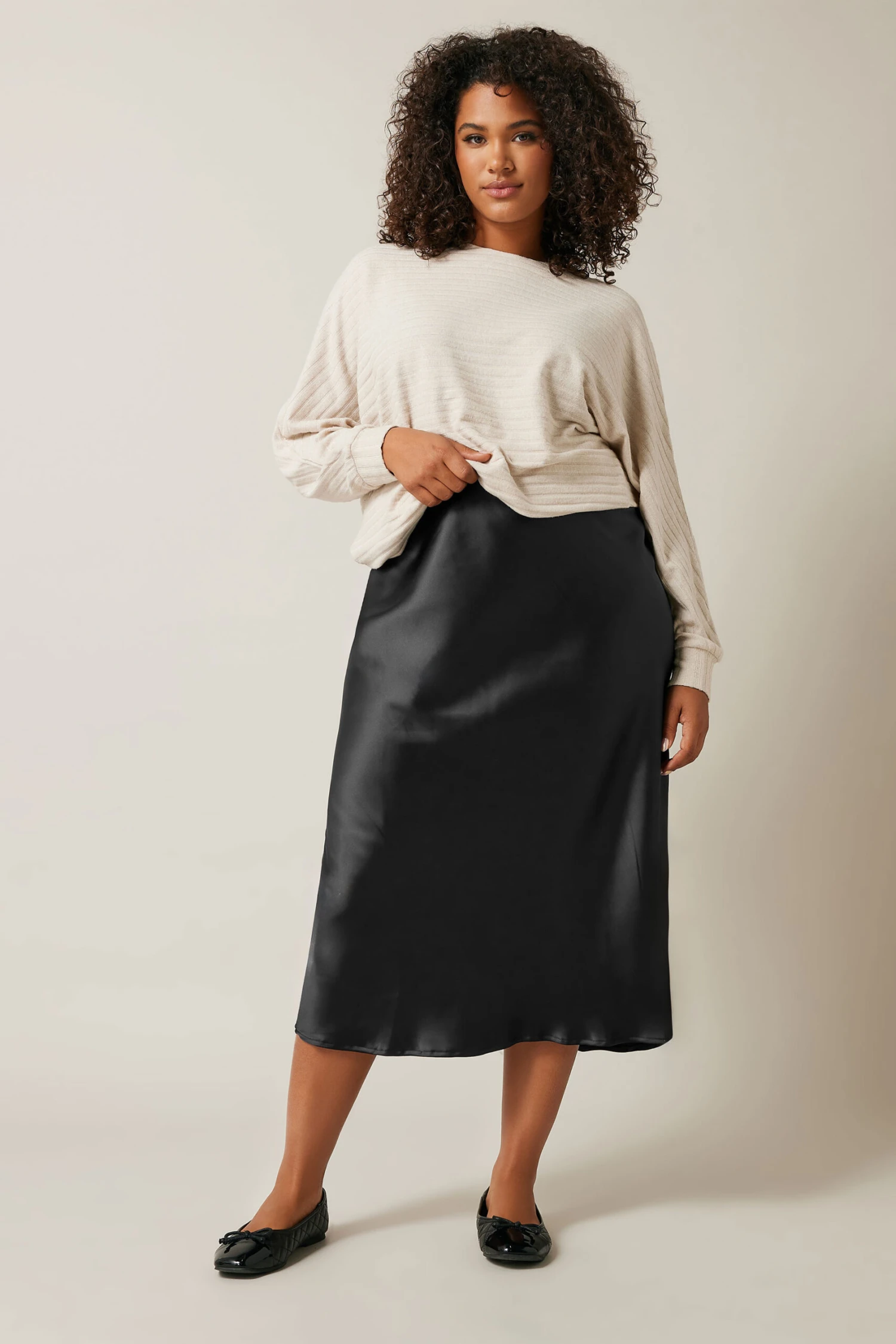 EVANS Curve Black Satin Slip-On Midi Skirt 4 EVANS Curve Black Satin Slip-On Midi Skirt – Image 2