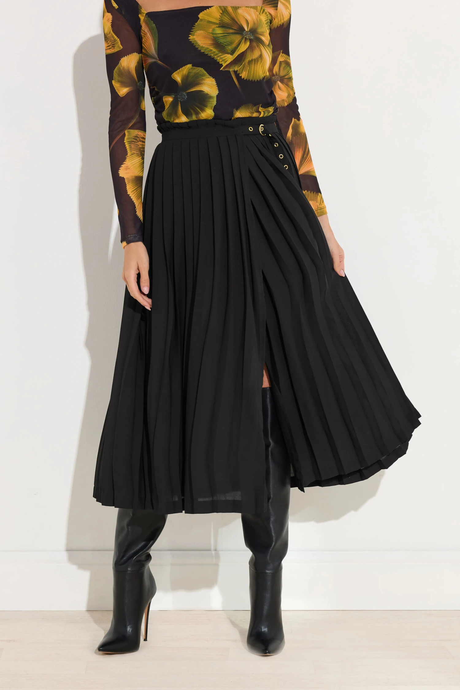 STAR Black Pleated Belt Buckle Maxi Skirt 5 STAR Black Pleated Belt Buckle Maxi Skirt – Image 3