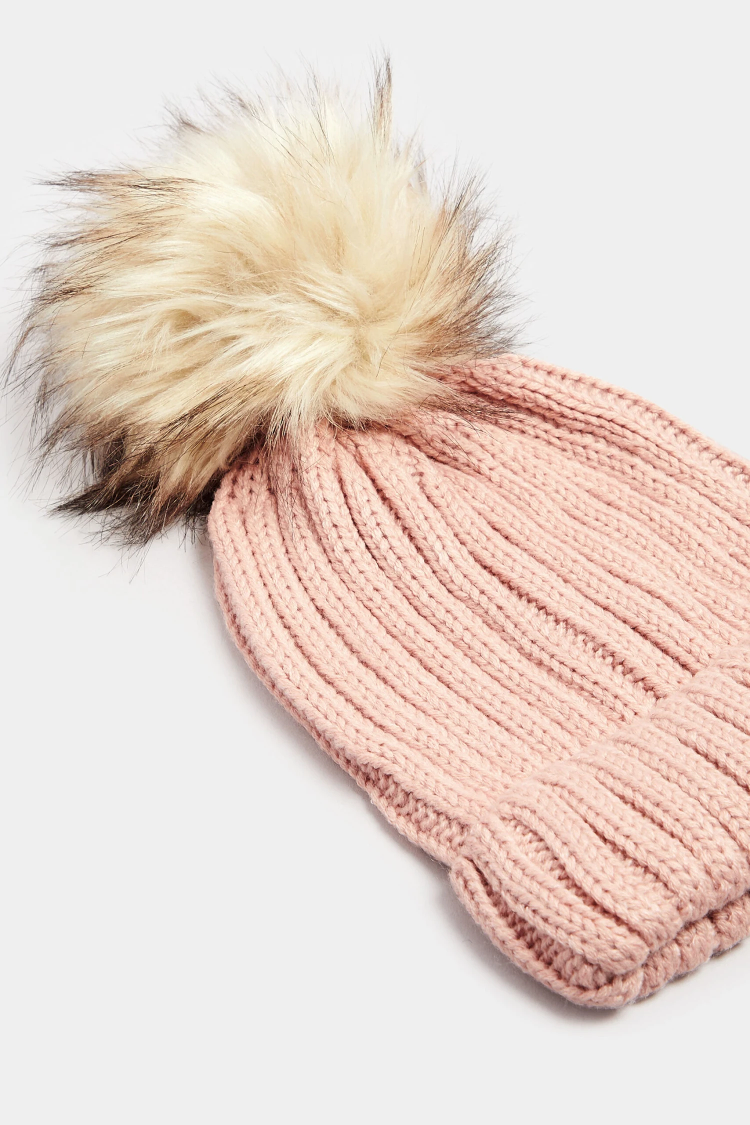 Bonnet à Pompon En Fausse Fourrure Rose 4 Bonnet à Pompon En Fausse Fourrure Rose – Image 3