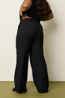 YOURS - Pantalon Large Texturé Noir 9 YOURS - Pantalon Large Texturé Noir -Evans Boutique 2a934005 a773 46 310204 C