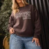 YOURS Curve Sweat-shirt Marron à Slogan « Chicago » -Evans Boutique 2adb2589 8ea9 4a 126808 L2