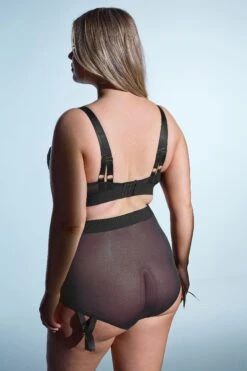 PLAYFUL PROMISES Soutien-gorge Balconnet à Armatures Candace Noir -Evans Boutique 2b6971e5 d191 4d 147333 D