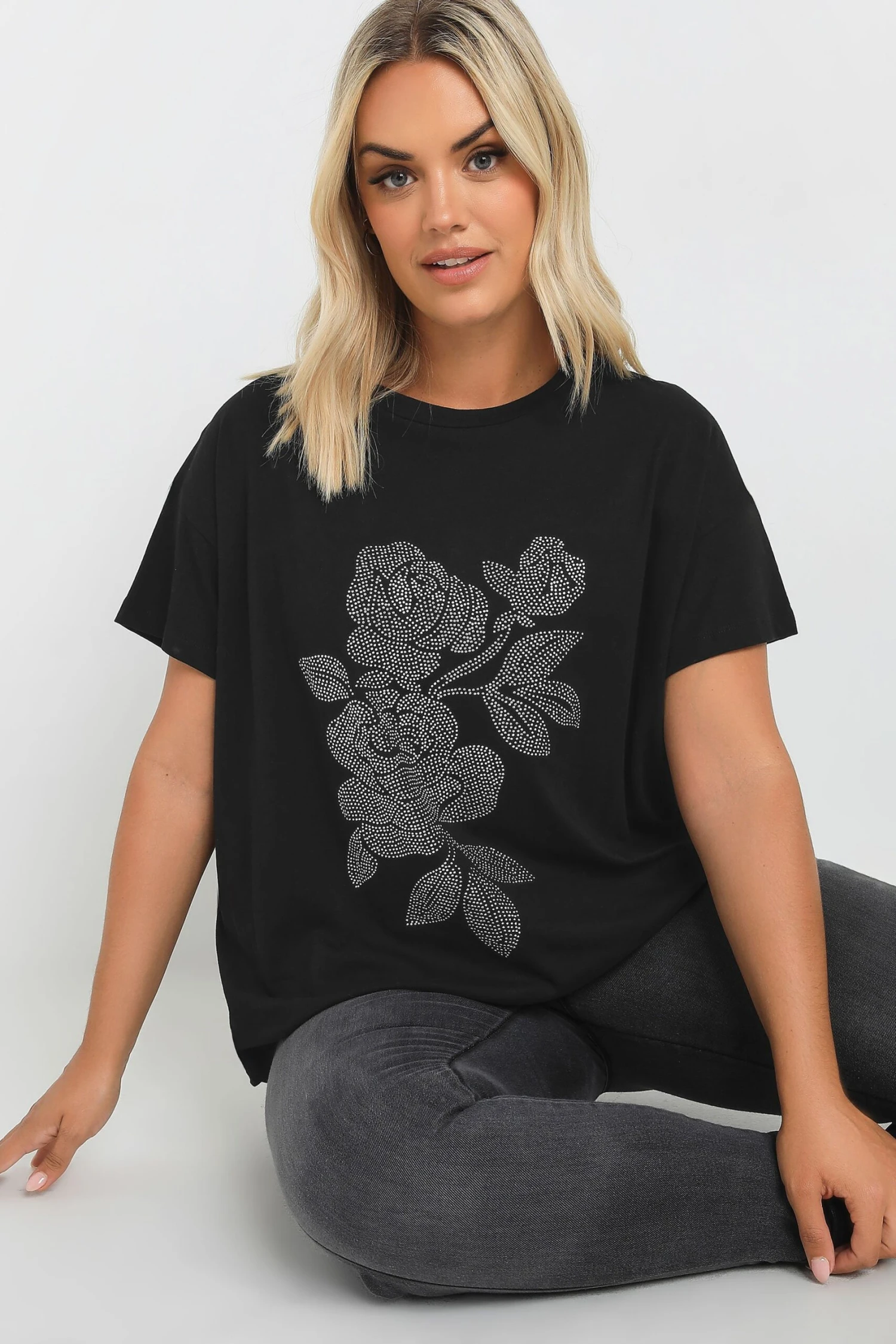 YOURS - Top Noir Empiècement Floral Clouté 3 YOURS - Top Noir Empiècement Floral Clouté