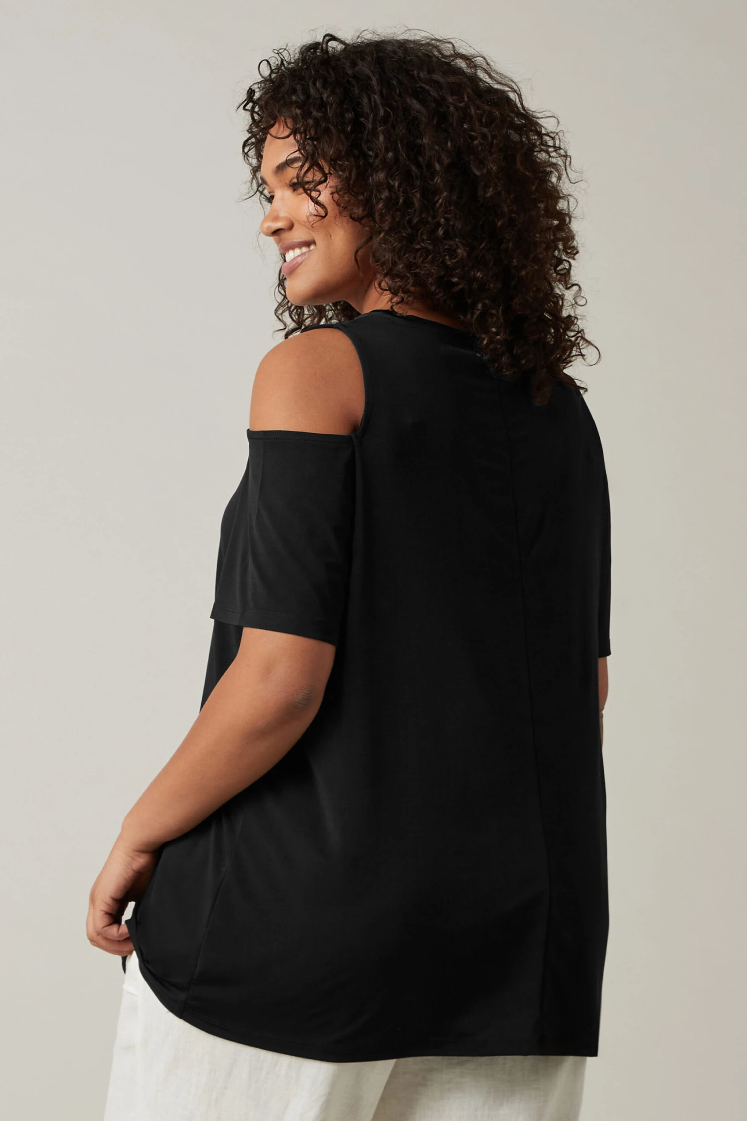 EVANS Curve Black Cold Shoulder Top 5 EVANS Curve Black Cold Shoulder Top – Image 3