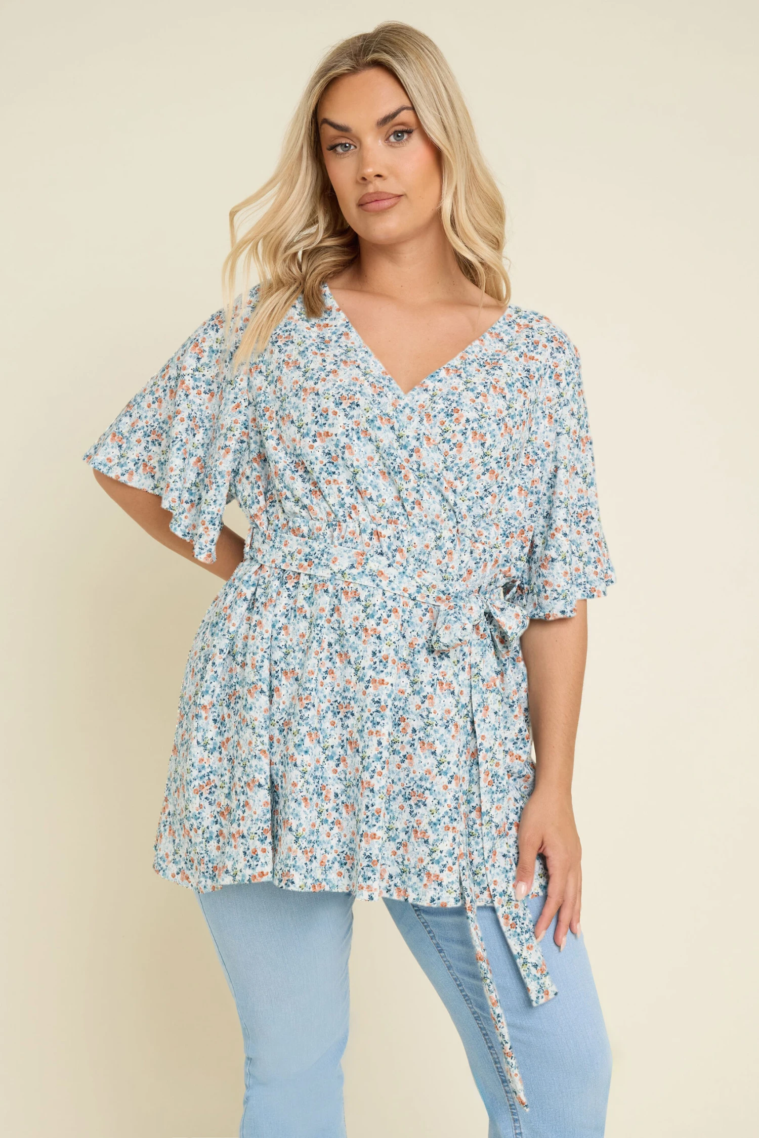 YOURS - Top Bleu Ciel Floral Cache-Coeur 3 YOURS - Top Bleu Ciel Floral Cache-Coeur