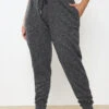YOURS Curve Pantalon De Jogging à Revers Gris Anthracite 2 YOURS Curve Pantalon De Jogging à Revers Gris Anthracite -Evans Boutique 2eaaa569 0ba1 4e 304445 A