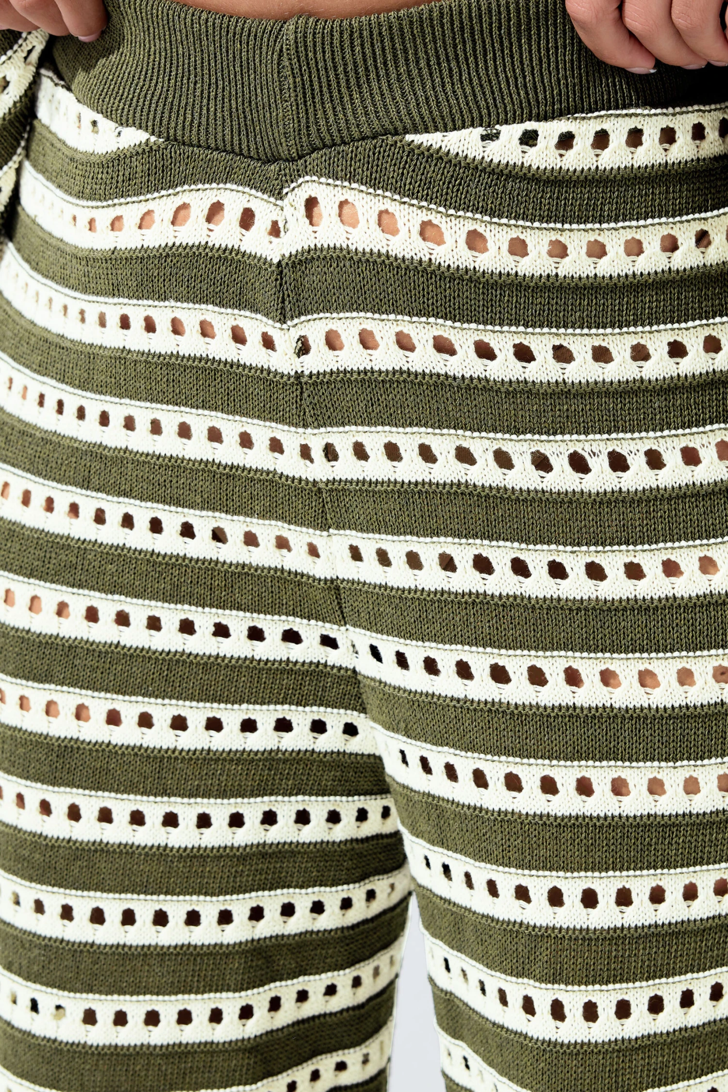 LIMITED COLLECTION Pantalon Large En Crochet à Rayures Vertes Et Blanches 6 LIMITED COLLECTION Pantalon Large En Crochet à Rayures Vertes Et Blanches – Image 4