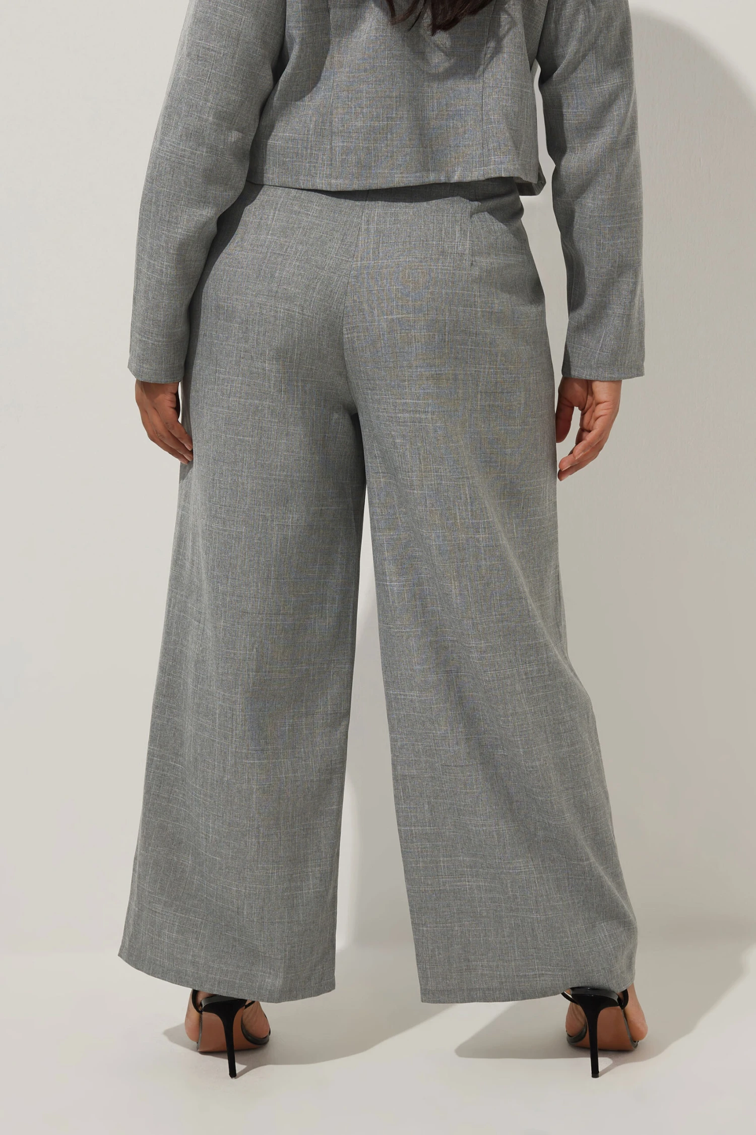 LIMITED COLLECTION - Pantalon Gris Plissé Wide Leg à Poches 5 LIMITED COLLECTION - Pantalon Gris Plissé Wide Leg à Poches – Image 3