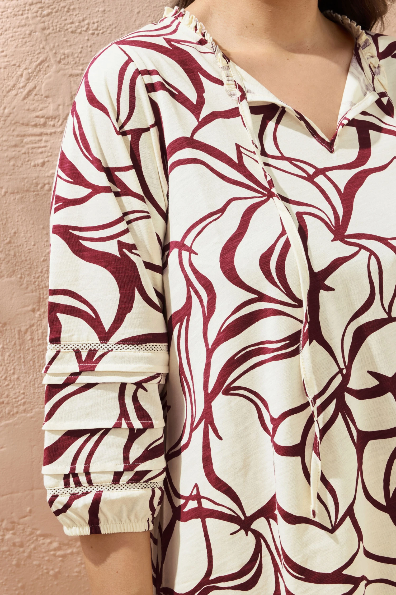 EVANS Curve Natural Brown Abstract Floral Cotton Top 7 EVANS Curve Natural Brown Abstract Floral Cotton Top – Image 5