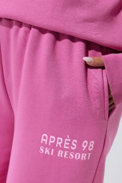LIMITED COLLECTION Pantalon De Jogging Large Curve Pink « Après 98 » 10 LIMITED COLLECTION Pantalon De Jogging Large Curve Pink « Après 98 » -Evans Boutique 31e458e5 ca7d 4e 216692 D