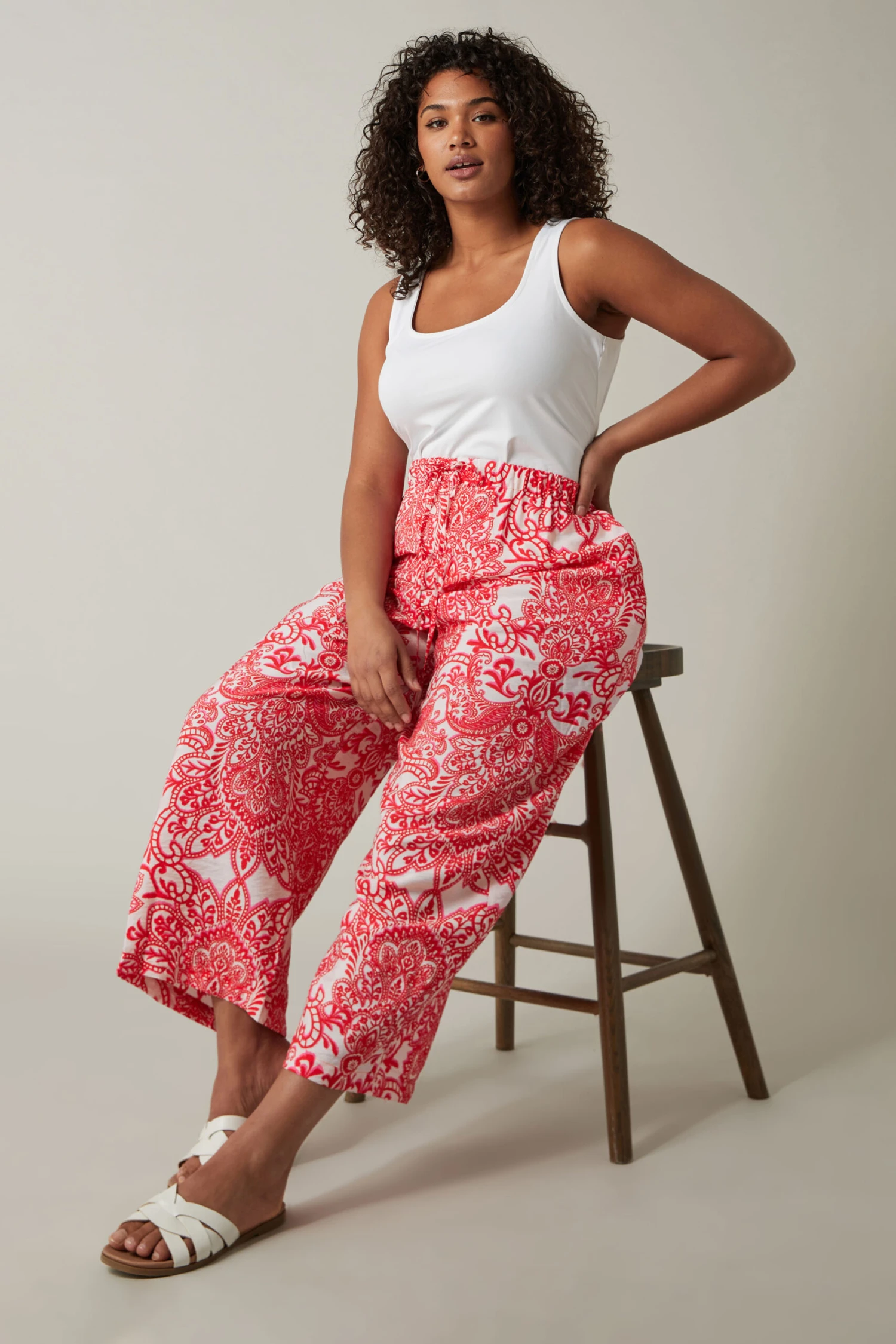 EVANS - Pantalon Wide Leg Rouge & Blanc Paisley 4 EVANS - Pantalon Wide Leg Rouge & Blanc Paisley – Image 2