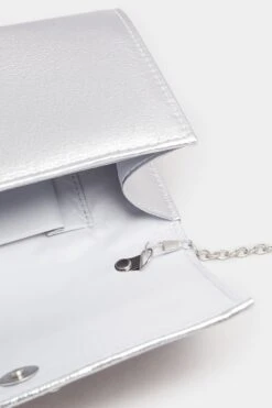 Silver Faux Leather Diamante Buckle Clutch Bag -Evans Boutique 352f6eb7 f51e 49 246518 P2
