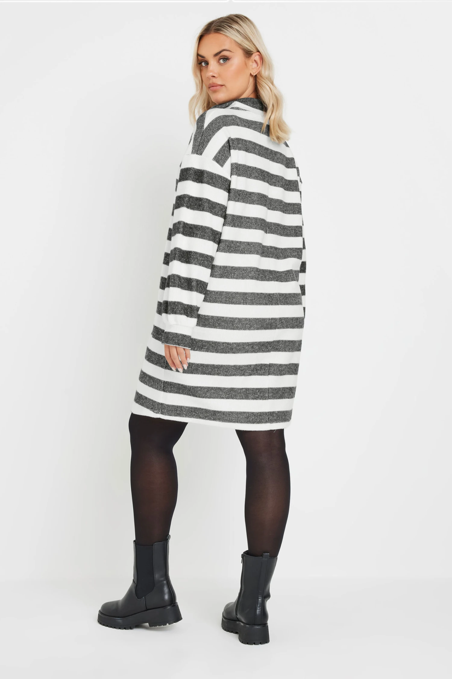 YOURS - Robe-Pull Noire & Blanche Rayures En Jersey 4 YOURS - Robe-Pull Noire & Blanche Rayures En Jersey – Image 3