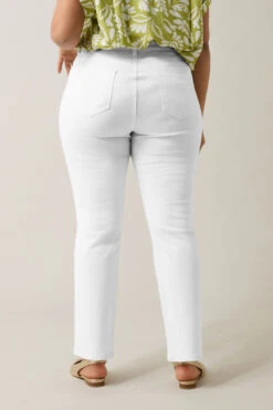 EVANS Curve White Denim Straight Leg Jeans -Evans Boutique 361b757f 253c 46 616084 C