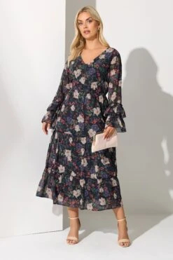 YOURS LONDON Curve Robe Longue Noire à Volants Et Fleurs 8 YOURS LONDON Curve Robe Longue Noire à Volants Et Fleurs -Evans Boutique 371ea2e7 aafe 44 163300 B