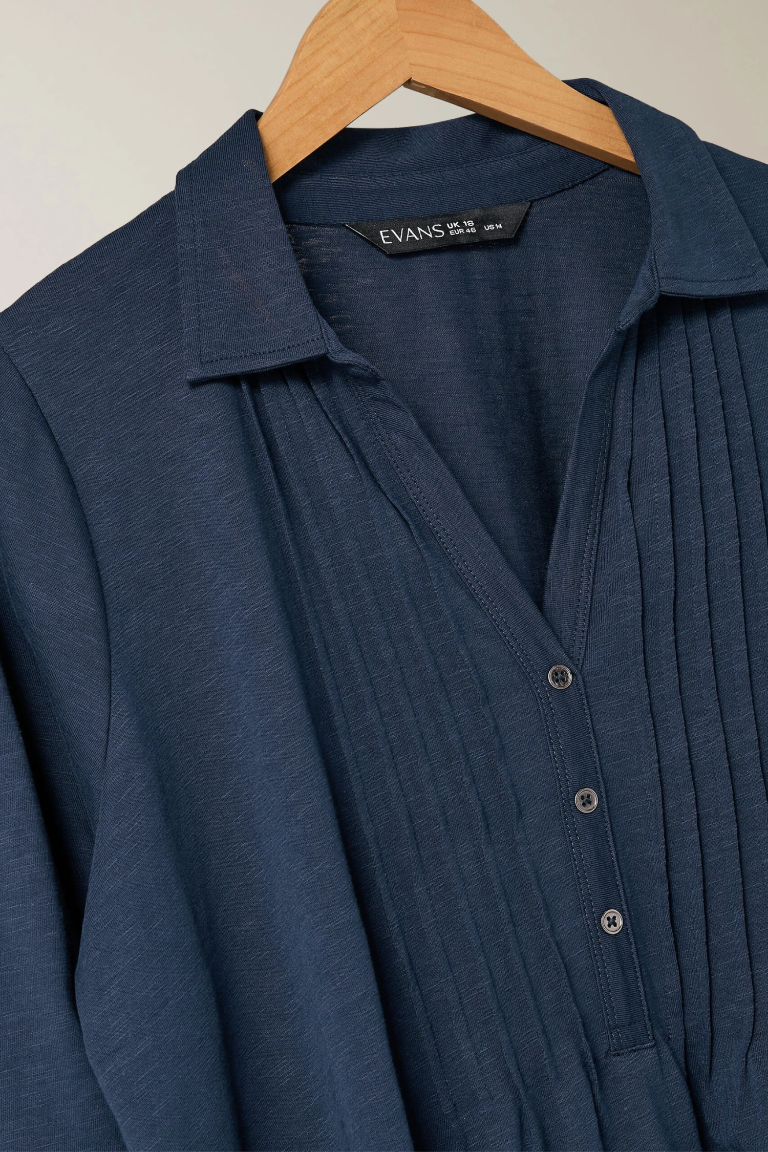 EVANS Curve Navy Blue Pintuck Henley Top 9 EVANS Curve Navy Blue Pintuck Henley Top – Image 7