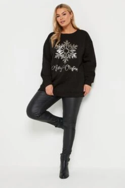 YOURS - Sweatshirt Noir Empiècement Sequins 'Merry Christmas' 9 YOURS - Sweatshirt Noir Empiècement Sequins 'Merry Christmas' -Evans Boutique 3768a76b 66e7 43 303815 B