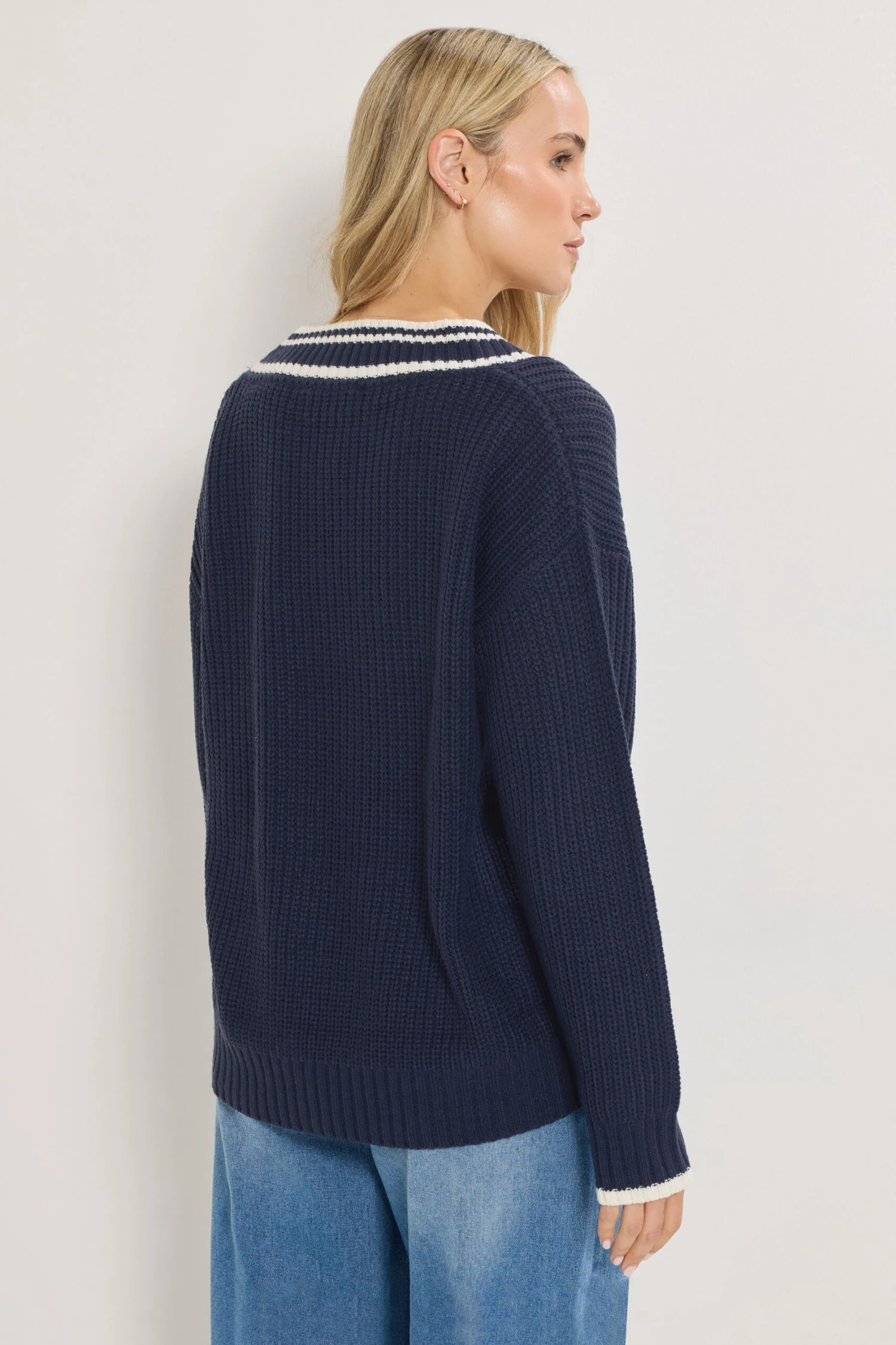 LTS Tall Navy Blue Contrast V-Neck Jumper 6 LTS Tall Navy Blue Contrast V-Neck Jumper – Image 4