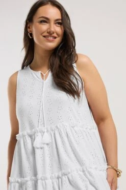 YOURS - Top Blanc Broderie Anglaise Volanté Smocké -Evans Boutique 38782dfb cdd6 4e 322575 D