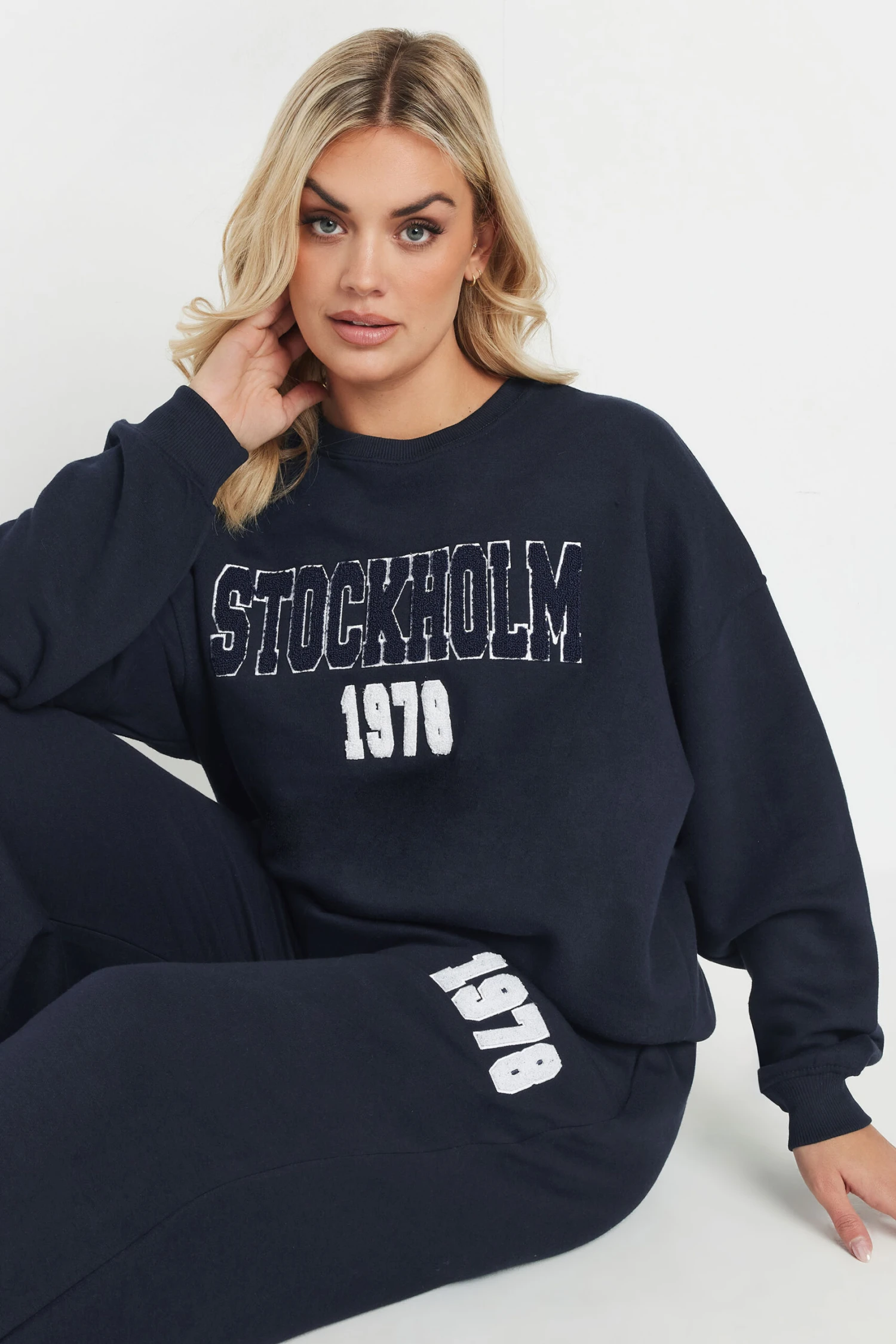 YOURS - Sweatshirt Bleu Marine 'Stockholm 1978' 3 YOURS - Sweatshirt Bleu Marine 'Stockholm 1978'