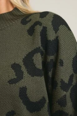 YOURS Curve Pull Col Montant Léopard Vert Kaki 10 YOURS Curve Pull Col Montant Léopard Vert Kaki -Evans Boutique 38ef6af5 f18f 49 280613 D