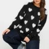 YOURS - Pull Noir & Blanc Coeur Fluffy 1 YOURS - Pull Noir & Blanc Coeur Fluffy -Evans Boutique 3a22efe0 17fc 49 280462 A