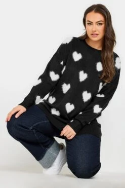 YOURS - Pull Noir & Blanc Coeur Fluffy