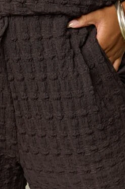 YOURS - Pantalon Large Texturé à Bulles Marron Chocolat -Evans Boutique 3ac8307f 9811 4d 310206 D