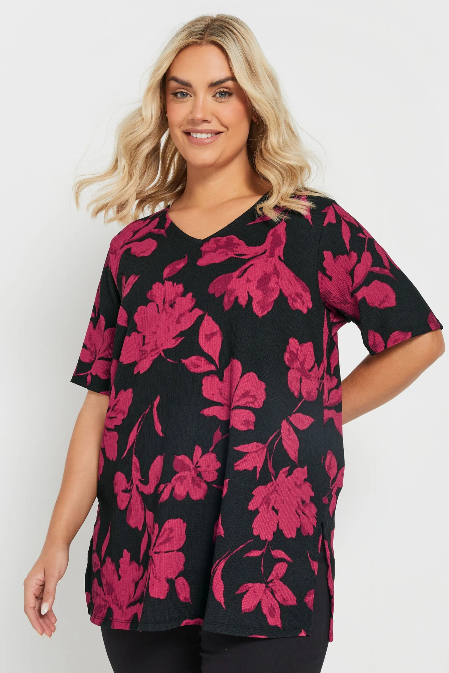 YOURS - Top Rouge & Noir Floral Texturé Manches Courtes 3 YOURS - Top Rouge & Noir Floral Texturé Manches Courtes