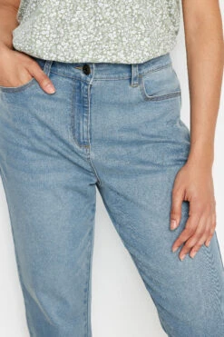 M&Co Blue Light Wash Cropped Boyfriend Jeans -Evans Boutique 3b646343 c5aa 41 500714 D