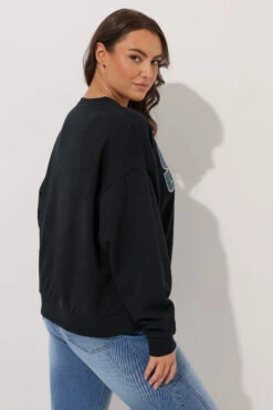 YOURS Curve Sweat-shirt à Carreaux Noirs « Soho » 11 YOURS Curve Sweat-shirt à Carreaux Noirs « Soho » -Evans Boutique 3d3f06b4 bcc6 4b 126801 D