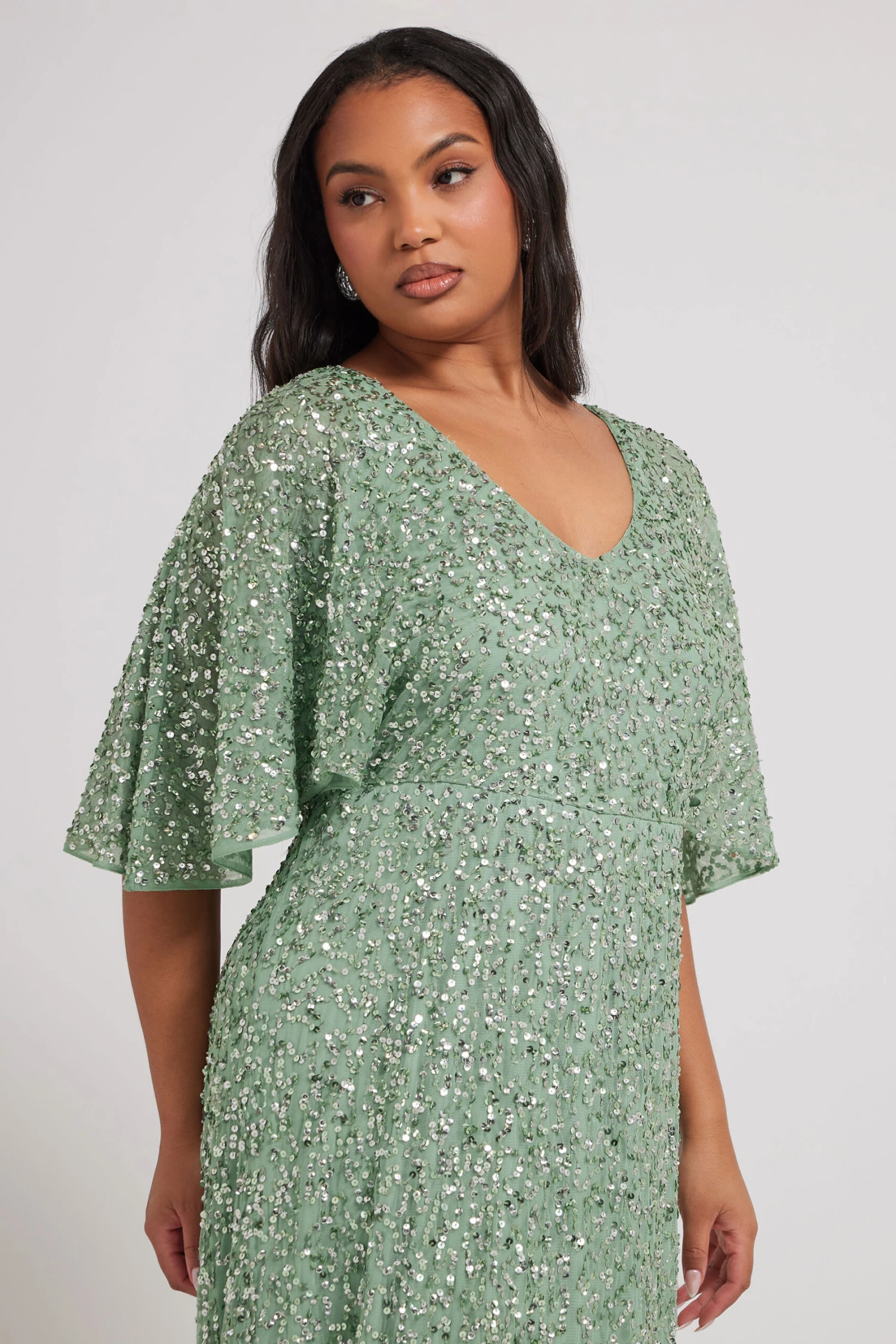 LUXE - Robe Longue Vert Sauge Ornée De Sequins 4 LUXE - Robe Longue Vert Sauge Ornée De Sequins – Image 2
