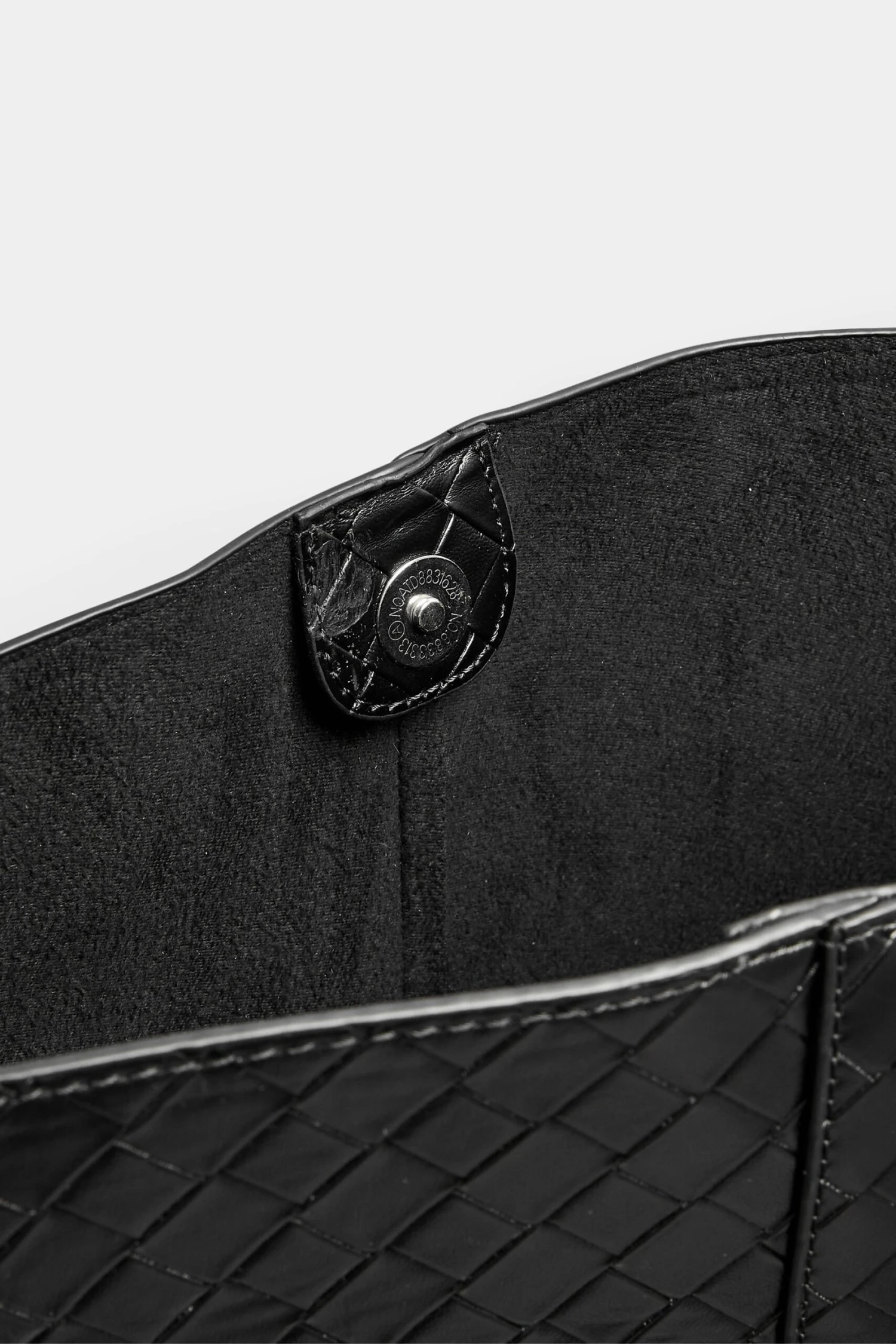 Black Faux Leather Woven Shoulder Bag 6 Black Faux Leather Woven Shoulder Bag – Image 4