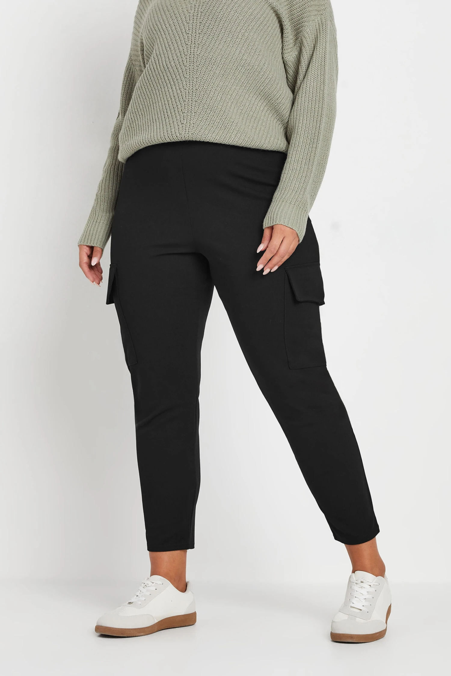 YOURS - Pantalon Noir Coupe Droite à Poches 4 YOURS - Pantalon Noir Coupe Droite à Poches – Image 2