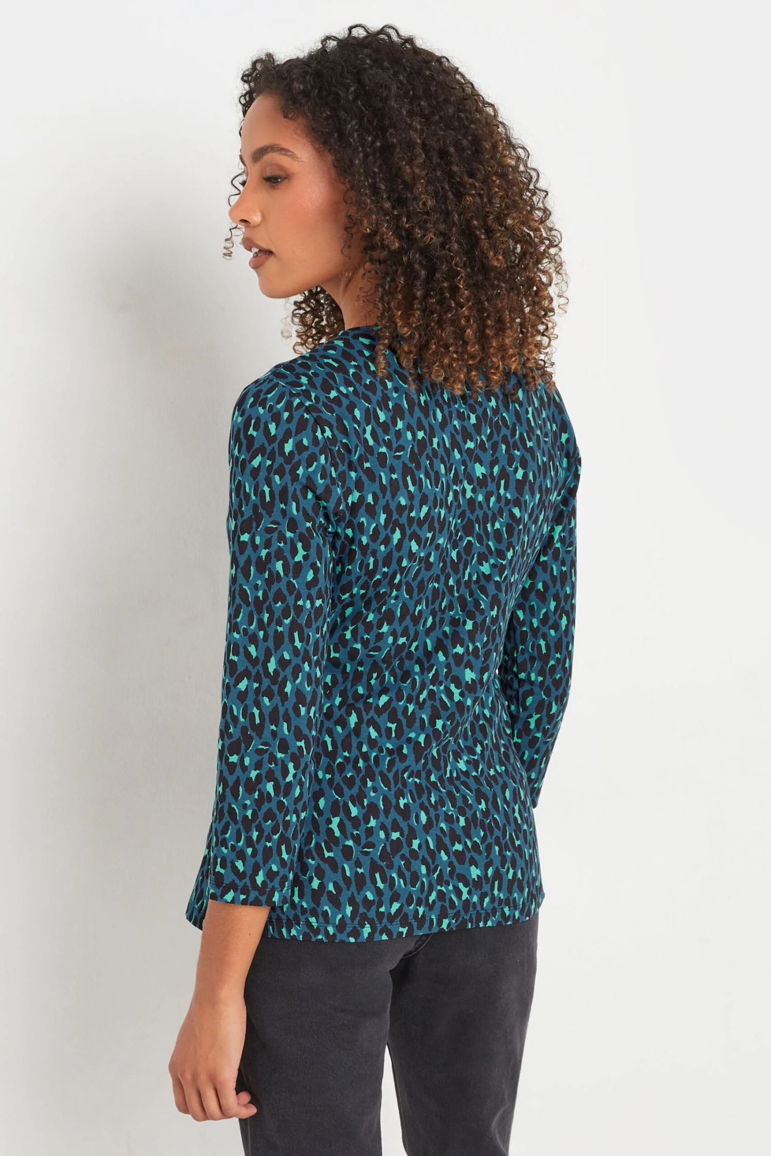 M&Co Teal Blue Leopard Print Wrap Top 5 M&Co Teal Blue Leopard Print Wrap Top – Image 3